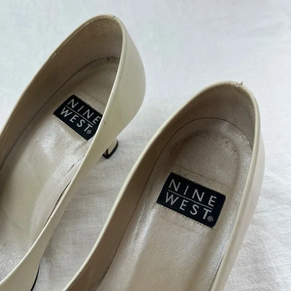 Nine West Vintage Ivory Leather Pointed Toe Heel Pumps Classic Shoes 90s - Picture 2 of 12